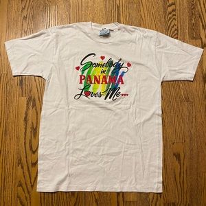 Somebody loves me in Panama Tee